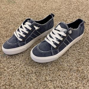 Women Slip On Sneakers!